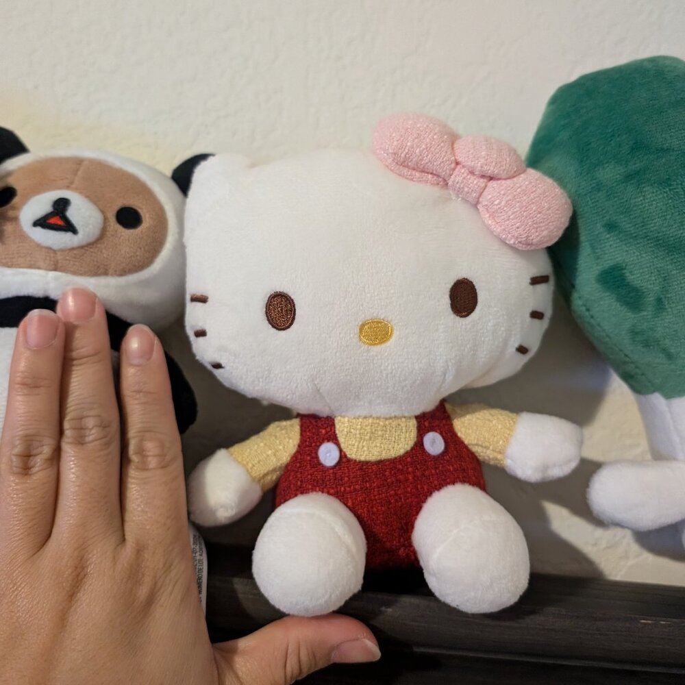 Hello Kitty 6.5" Tweed STyle Plush - Round 1 Exclusive